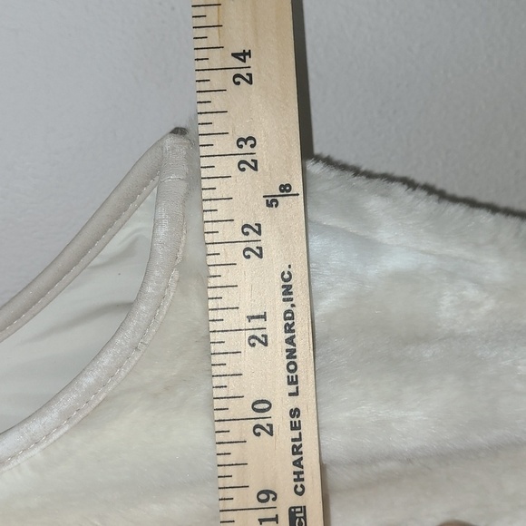 Ivory Cream Faux Fur Vest Rich Elegant Luxurious Plus Size Pockets Zippered Euc - Picture 8 of 8